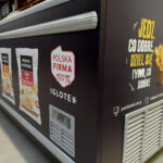 oklejanie lodówek i zamrażarek folią reklamową – realizacja