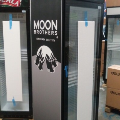 Branding lodówek Moon Brothers