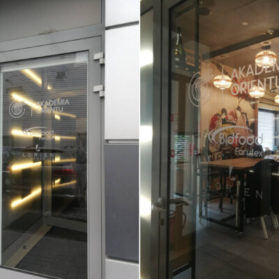 Advocem.com.pl - drzwi Farutex Znakowanie obiektow Warszawa