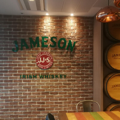 Advocem.com.pl - ściana Jameson reklama wizualna warszawa